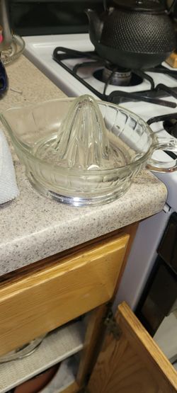 Crystal juicer and decor plate and serving plate
