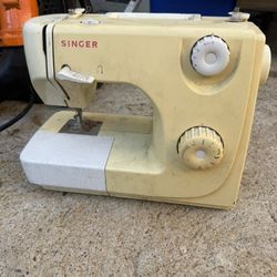 Singer 8280 Sewing Machine 