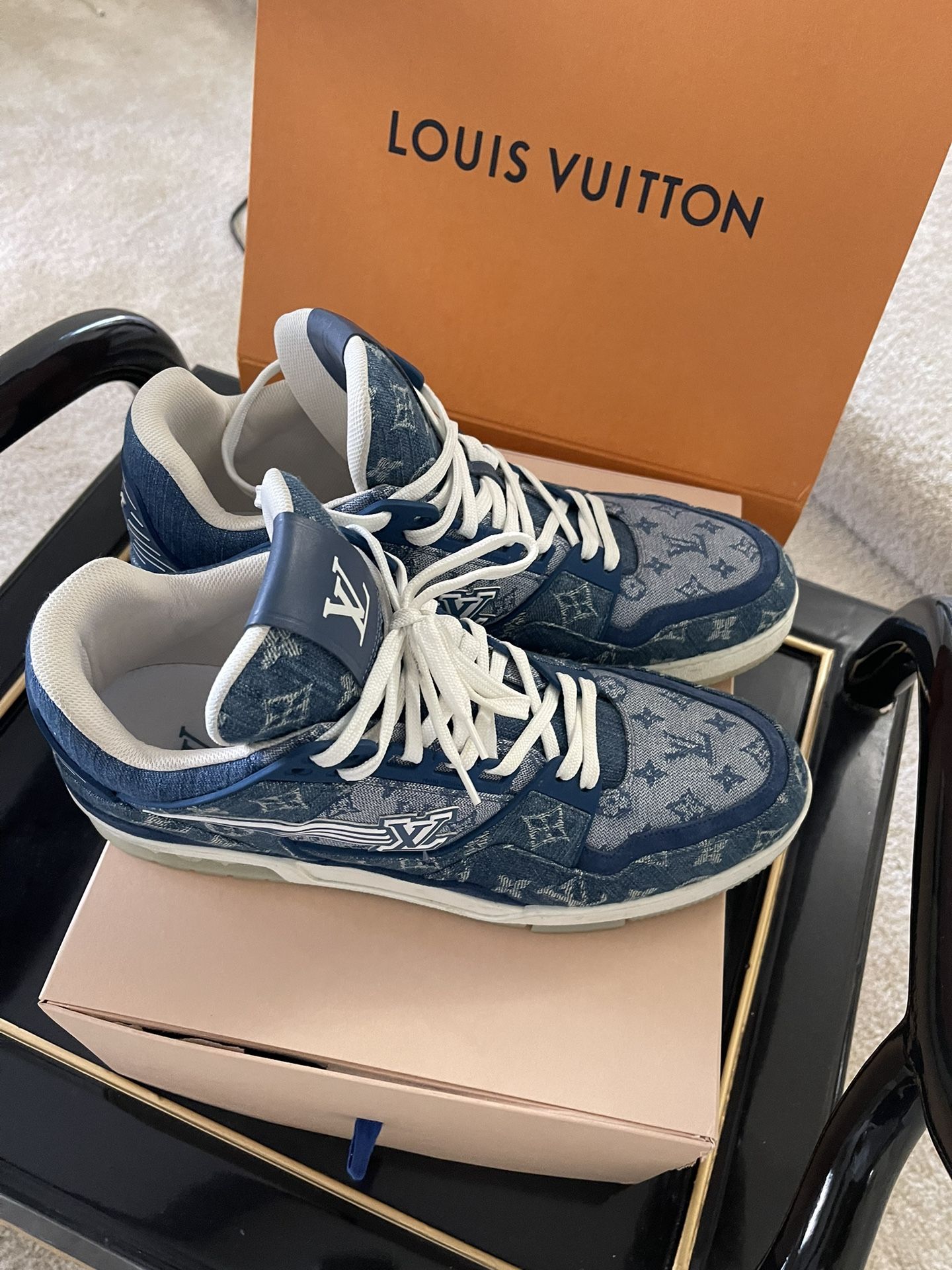 LV Trainer High Monogram SZ 10(44) for Sale in Beverly Hills, CA - OfferUp