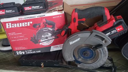 Saw With 3 Batteries 