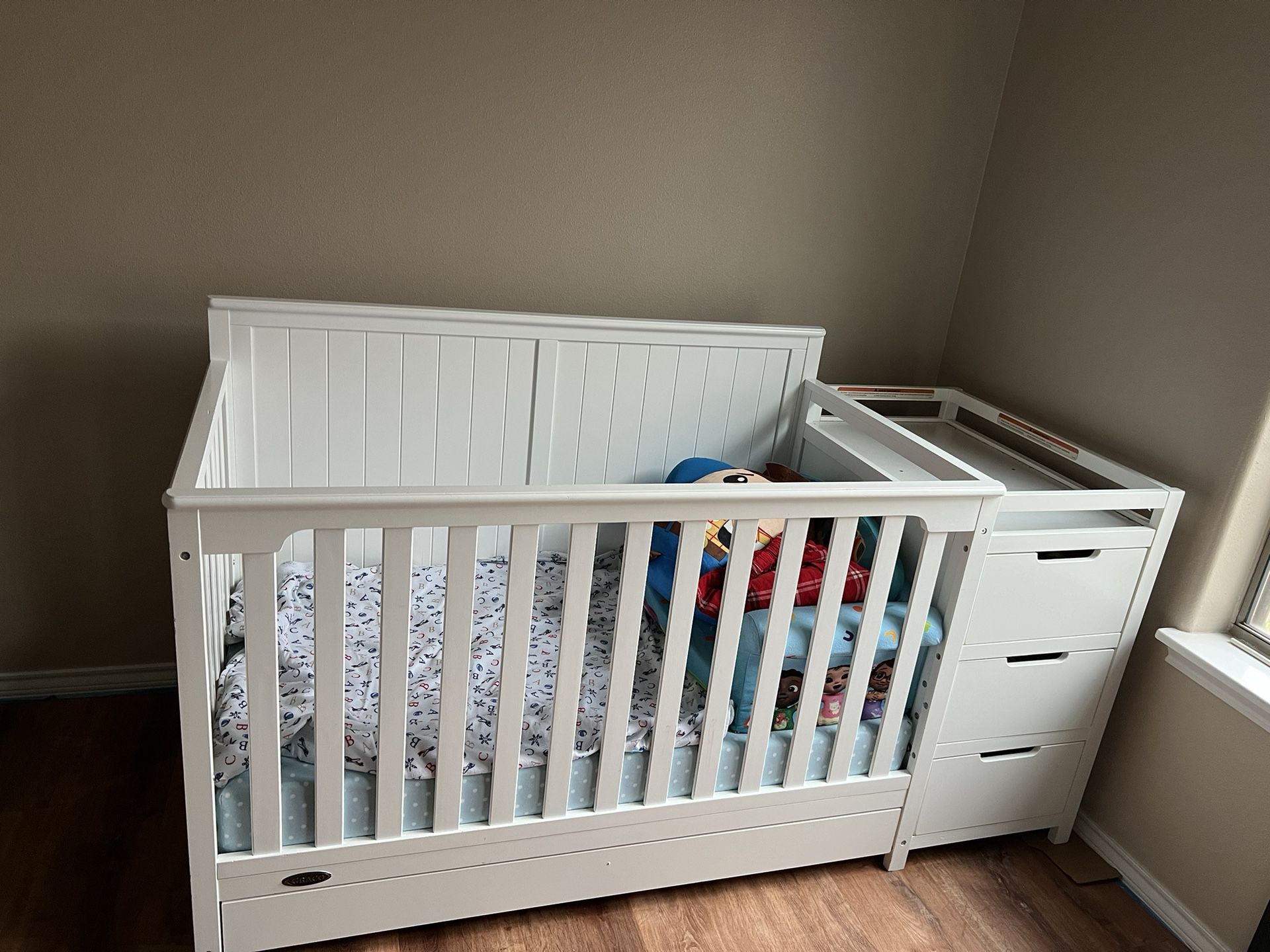 Baby Crib To Toddler With Drawer & Dresser & Changing Area