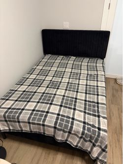 Full size bed
