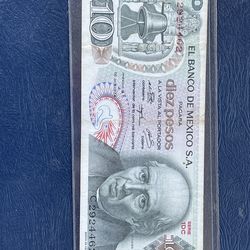 A Series 1974 Mexican 10 Pesos Banknote. Miguel Hidalgo The Church of Hidalgo