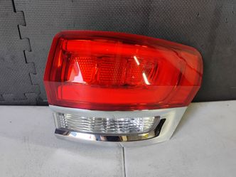 2014 2015 2016 2017 2018 2019 2020 2021 2022 JEEP GRAND CHEROKEE rear right side tail light oem.