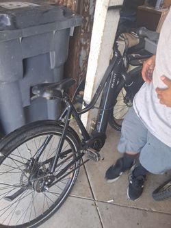 Priority Electric Bike Black