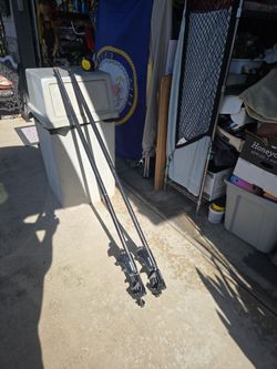 Yakima Lowrider Towers with Crossbars