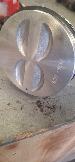 Chevrolet 350 Pistons And Rods .020 Over Like New Flattop, Less Than 500 Miles,bad Camshaft. 35th Ave And McDowell Phx