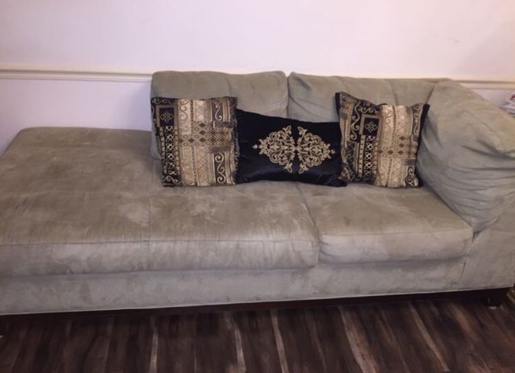 Sectional COUCH (NEED GONE TODAY)
