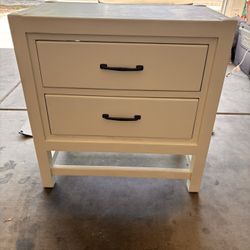 2 Drawer End Table 