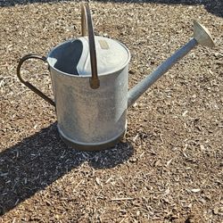 METAL. WATERING CAN