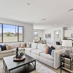 Off-White 5 Piece Modular Sectional Sofa | Perfect Condition | Only Used as a Prop for Staging