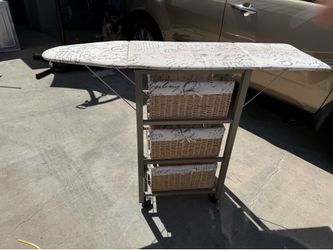 Foldable Ironing board