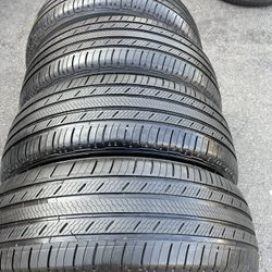 Selling Set Of Michelin 235/65/r18