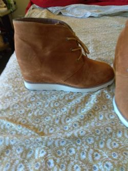 Excellent condition woman bootie wedges