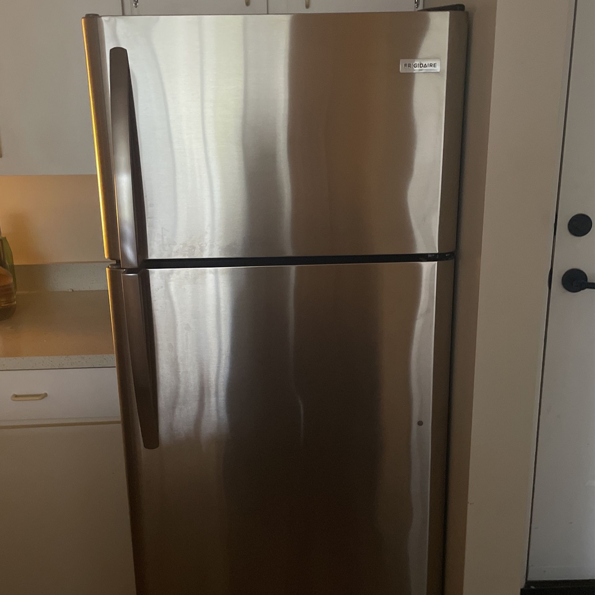 FRIGIDAIRE Fridge 