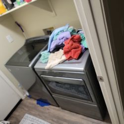 Whirlpool Washer And Dryer 