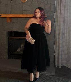 Amazon, Woman’s Plus Strapless Velvet Black Dress, Size 22W, Used Once, Great Condition