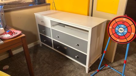 Solid children’s dresser