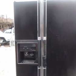 27FrostlessKenmoore Fridge