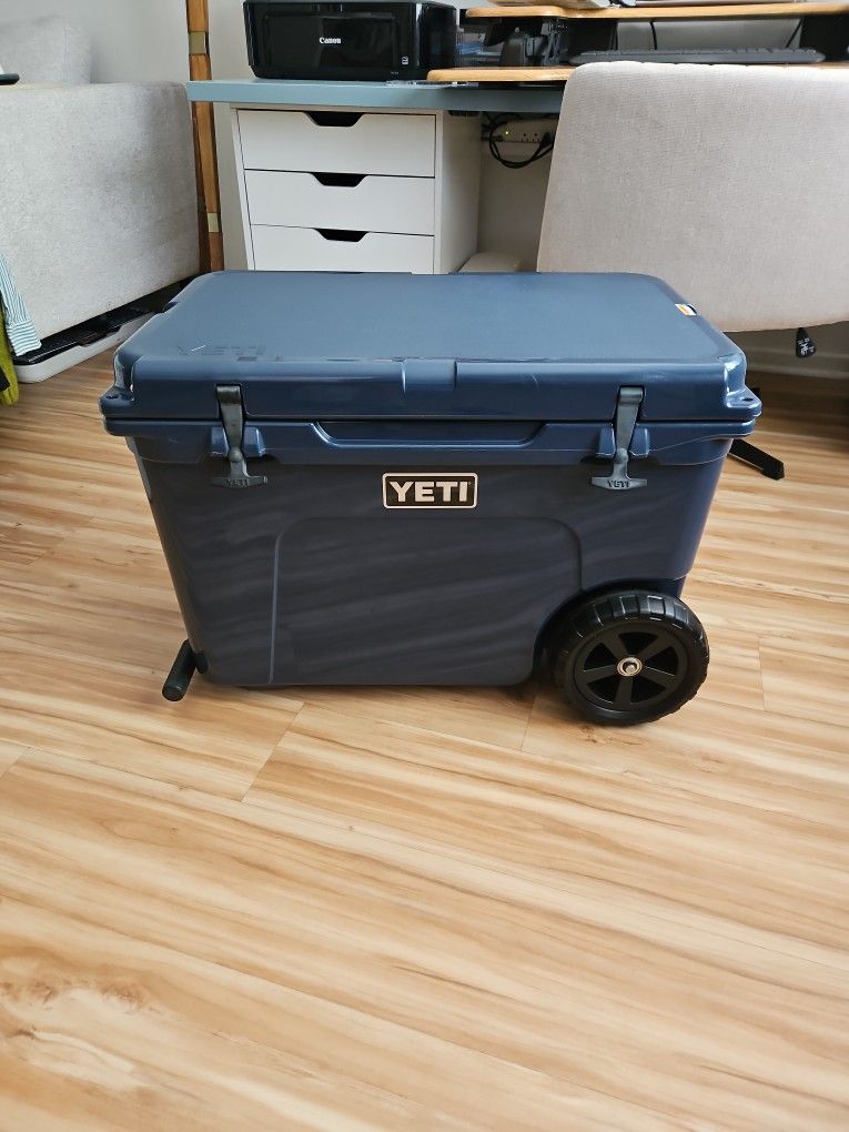 YETI TUNDRA HAUL