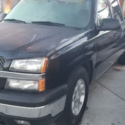 05 Chevy Sileverado Crew Cab 2wd LS