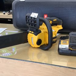 Dewalt Chainsaw DCCS620 With Battery 5 AH And Charger