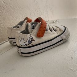 Olaf Converse 