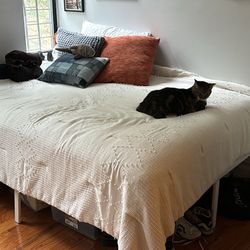 Mattress/Bed Frame/Dresser
