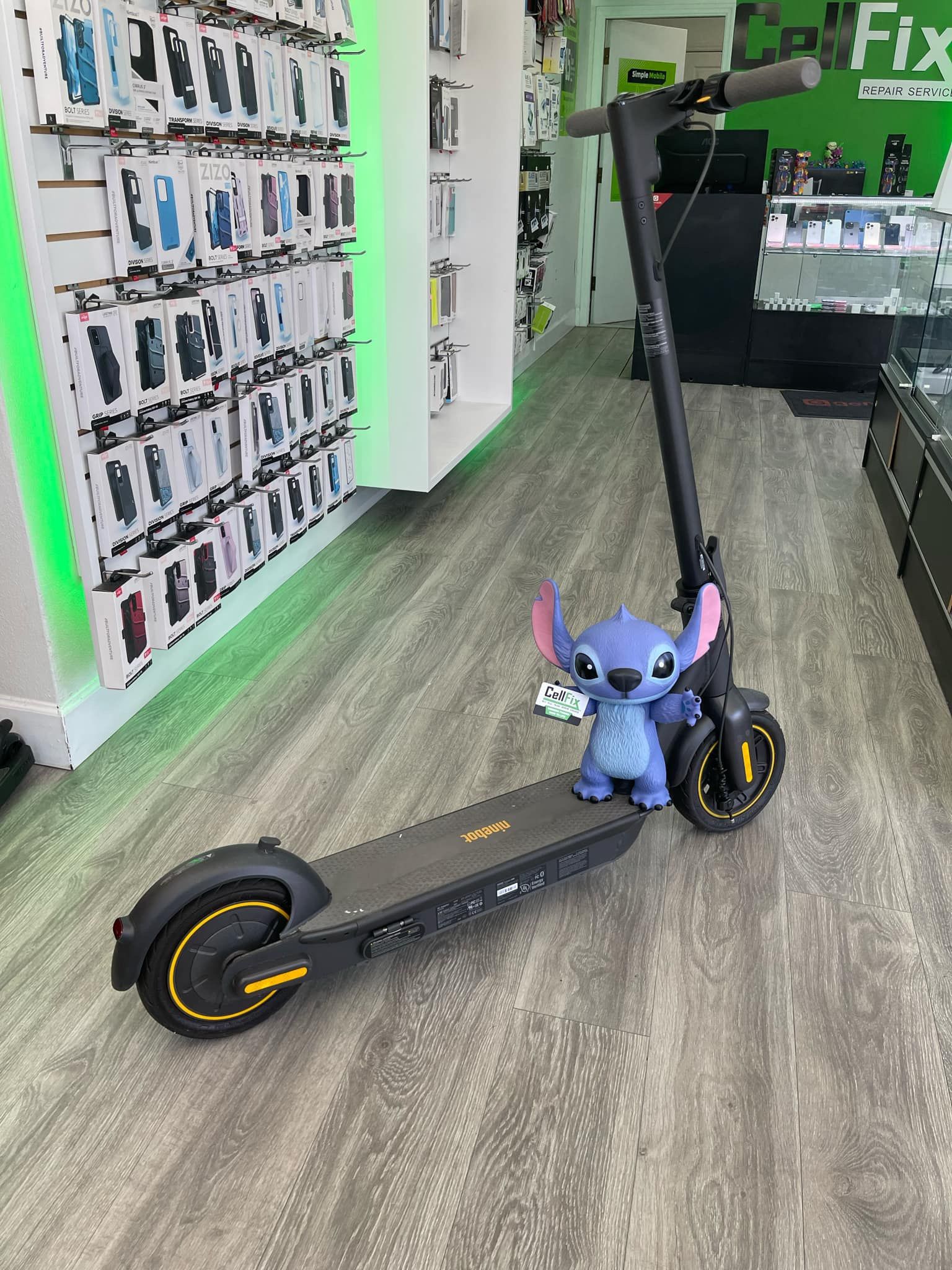 NINEBOT ADULT ELECTRIC SCOOTER
