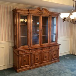Buffet & Hutch Set $80 or $40 / piece separately 