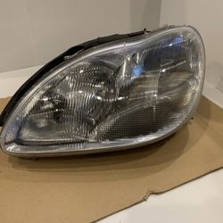 Headlight 2000 2001 2002 Mercedes S600 S500 S430 OEM With Bulbs- very good condition