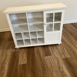 Storage Cabinet White Good Conditions 
