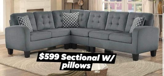 SECTIONAL WITH PILLOWS GET BRAND NEW