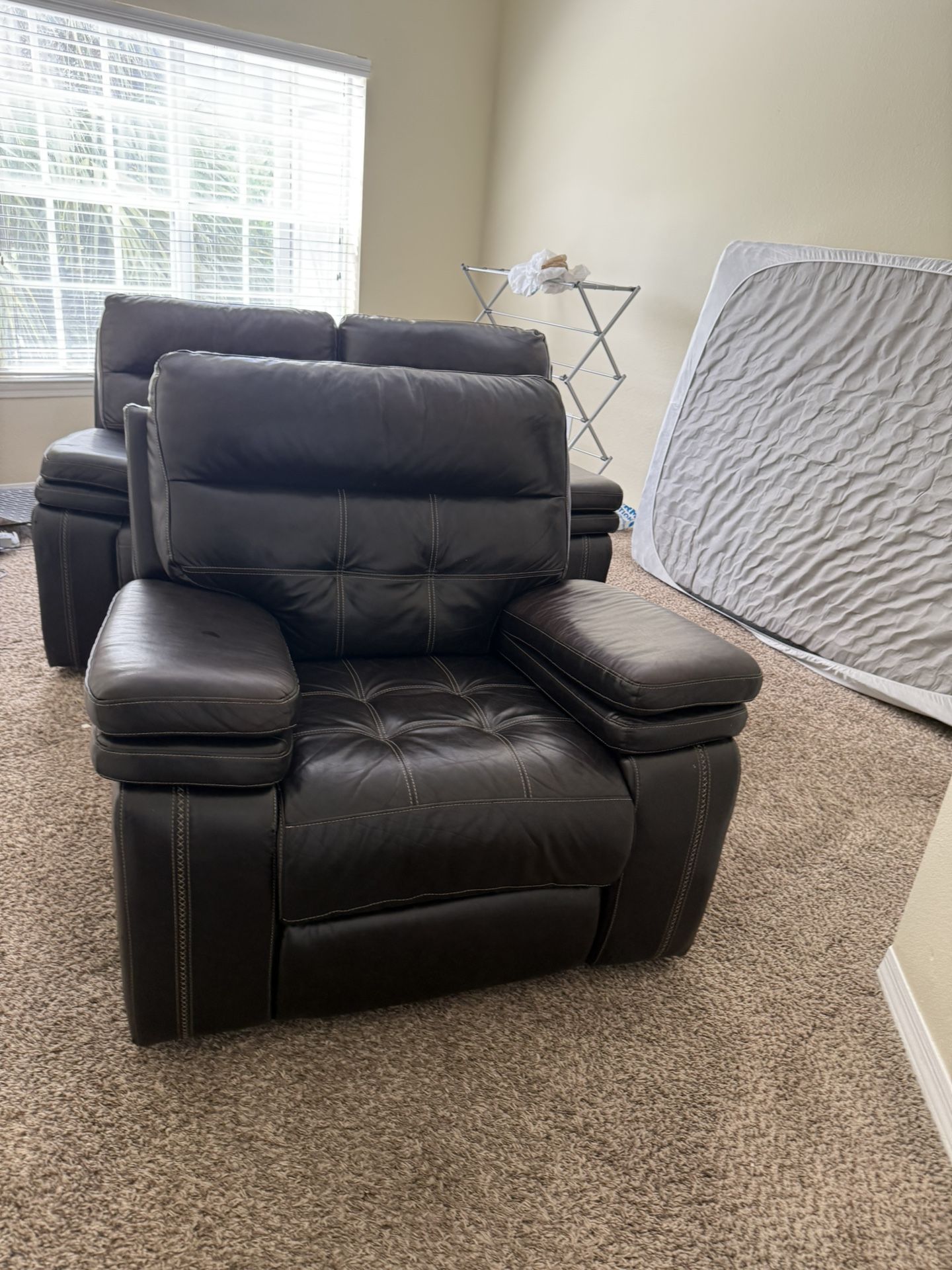 Couch Sofa Black Single Cushion Electric Recliner
