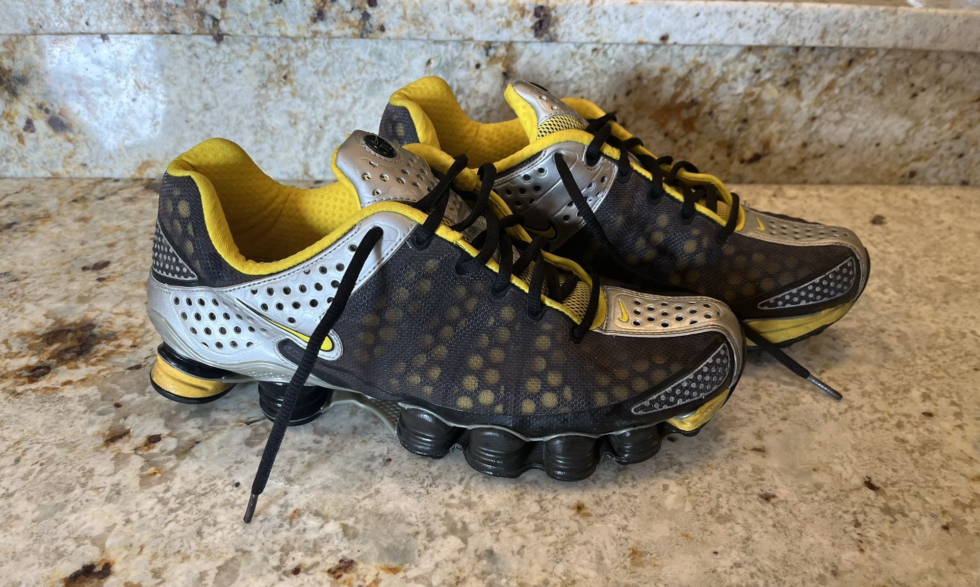 Steelers Nike Shocks M 10.5 (worn only once)