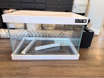 Brand New UNS Rimless Aquarium 68 Gallon 90U