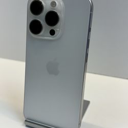 Apple iPhone 15 PRO 256gb. ( Fully Unlocked )