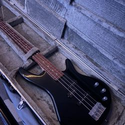 Ibanez Bass (4 Strings) 