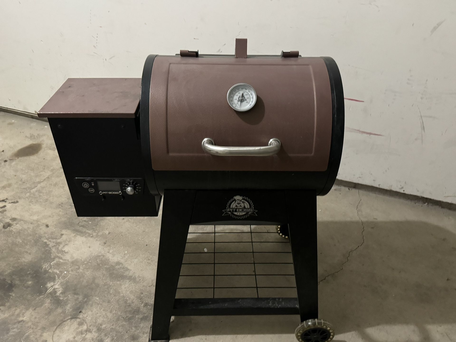 Pit Boss Pellet Smoker