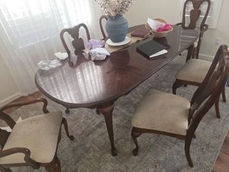 Dinning table with 6 chairs