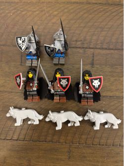 Lego Wolfpack Beast Master and Knights