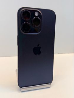 Apple iPhone 15 PRO 128gb. ( Unlocked Phone )