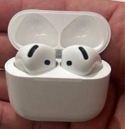 Apple AirPods Pro 4