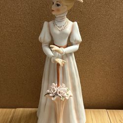 Vintage 9 1/3” Tall Enesco Elegant Lady Figurine #E9009