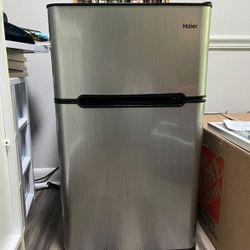 Mini Fridge W/ Freezer 