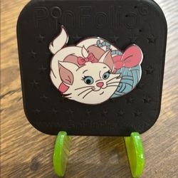 Marie slippers disney pin