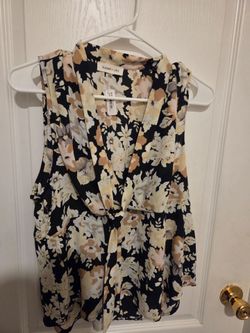 Sugar +Lips Women's Floral V neck Sleeveless Blouse Size Large