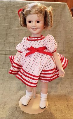 Lot of antique dolls