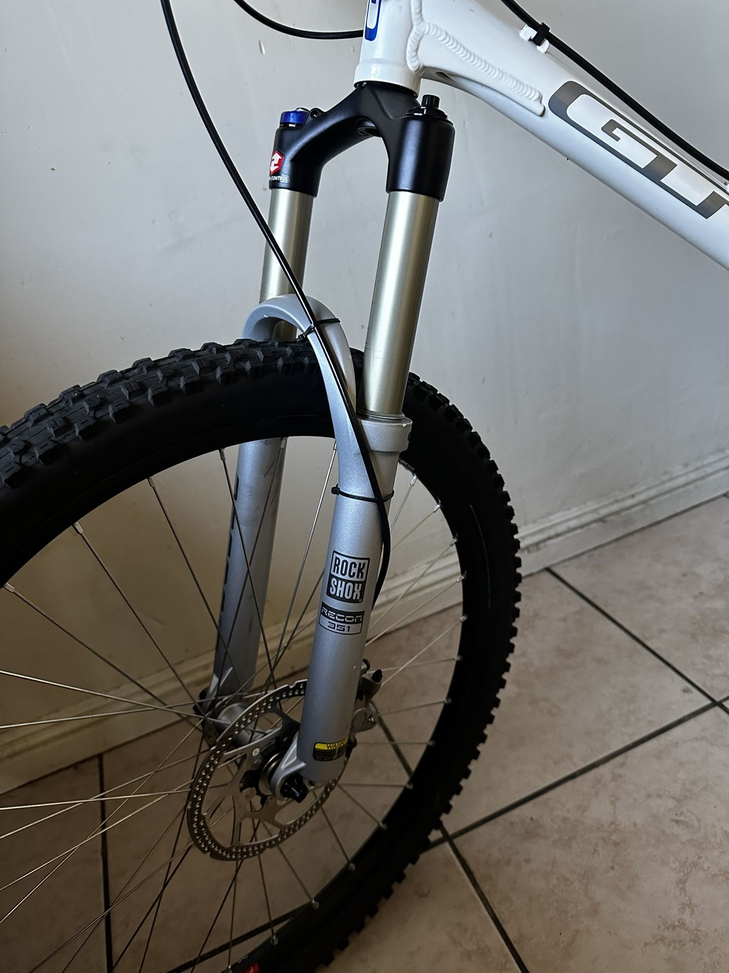 gt 2000 6 trail womens