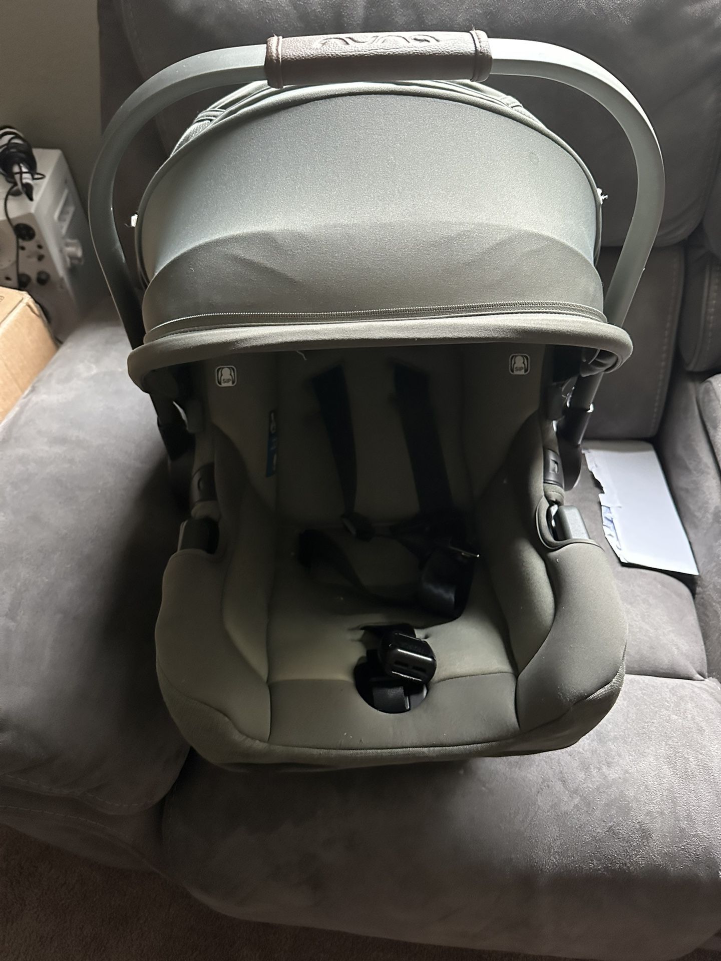 Nuna  Car Seat With Base 